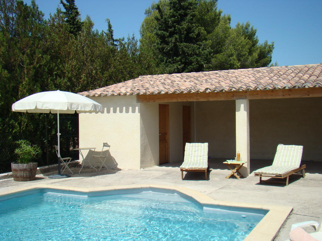 B&B L'Oustalet De Sylvie วิลเนิฟ-เลส์-อาวิญง ภายนอก รูปภาพ
